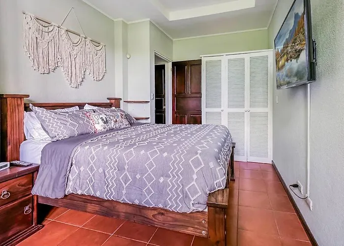 Lsi1 Cozy 2 Bdrm And Steps To