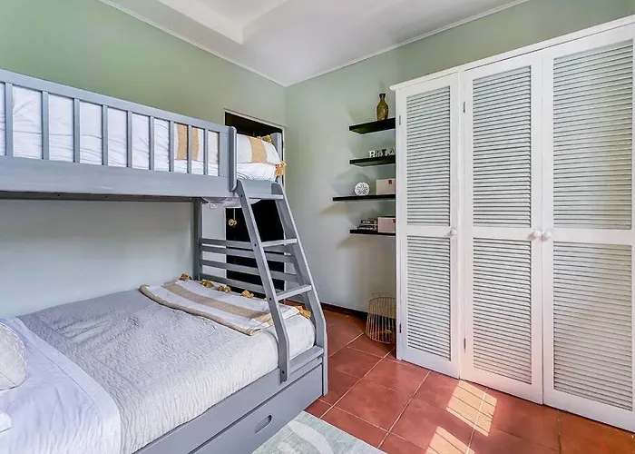Lsi1 Cozy 2 Bdrm And Steps To