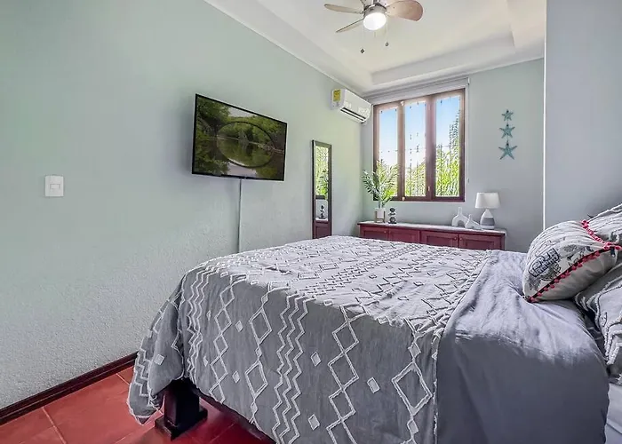 Lsi1 Cozy 2 Bdrm And Steps To *